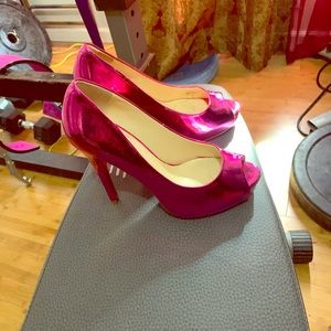 Fuchsia stiletto pumps